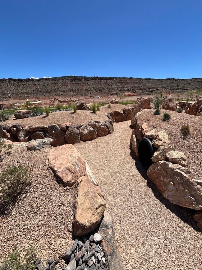 Building Photo - Long Valley Gem! $500 Move in Credit in December!