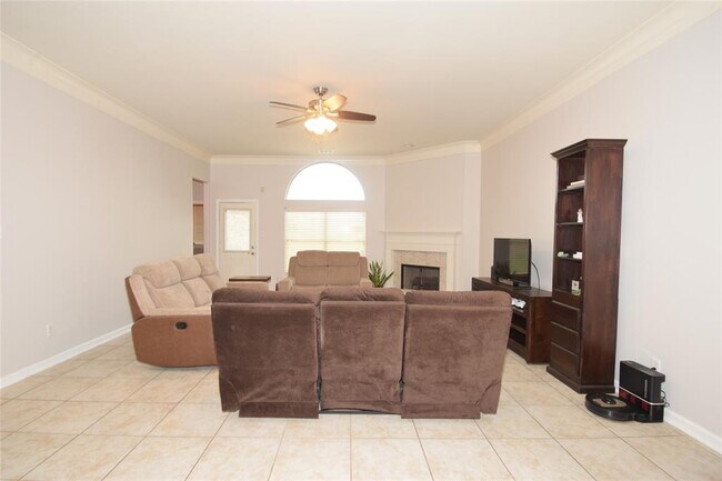 Building Photo - 24239 Yelverton Glen Dr