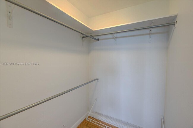 Building Photo - 2471 SW 82nd Ave