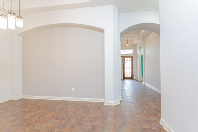 Building Photo - Your Ideal Home Awaits – 4BR, 3BA & More!
