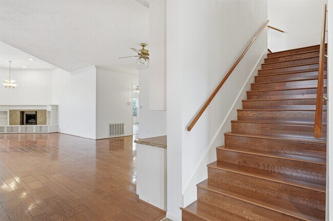 Building Photo - 4063 Breakwood Dr