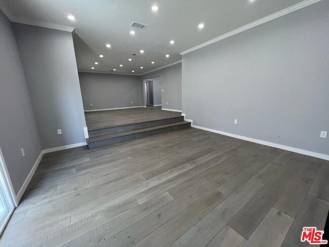 Building Photo - 11243 Lull St