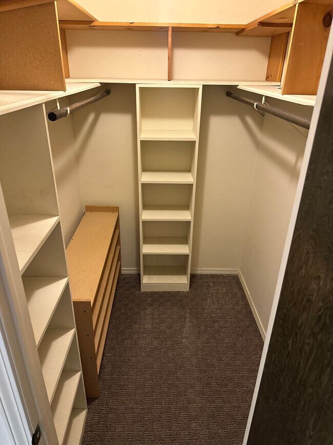 Building Photo - Available Now!  3-Bedroom, 2-Bathroom Spri...