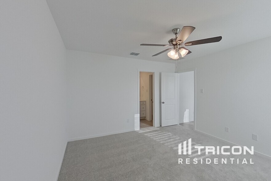 Building Photo - 831 Ginkgo Wy