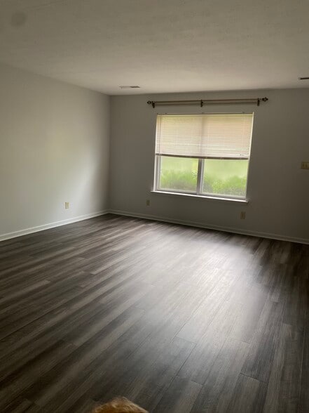 Building Photo - 506 Deer Lick Pl
