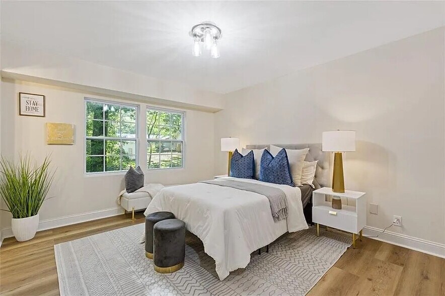 Building Photo - Room in House on Bay Leaf Dr SE