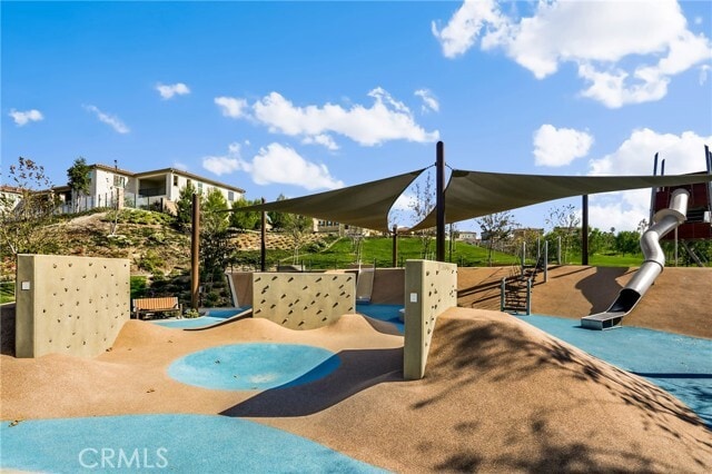 Building Photo - 13 Savannah