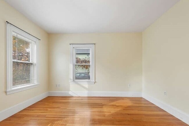 Building Photo - 7 Perham St