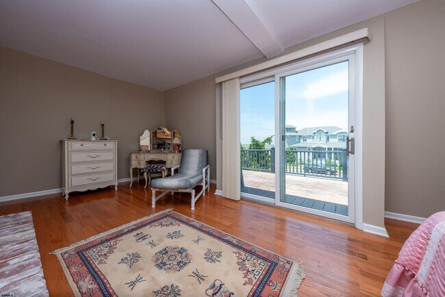 Building Photo - 3201 Bayland Dr