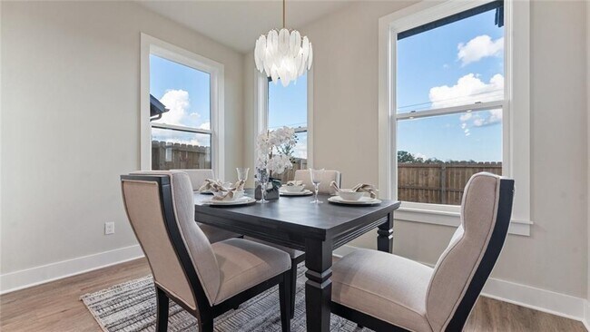 Building Photo - 1831 Utopia St