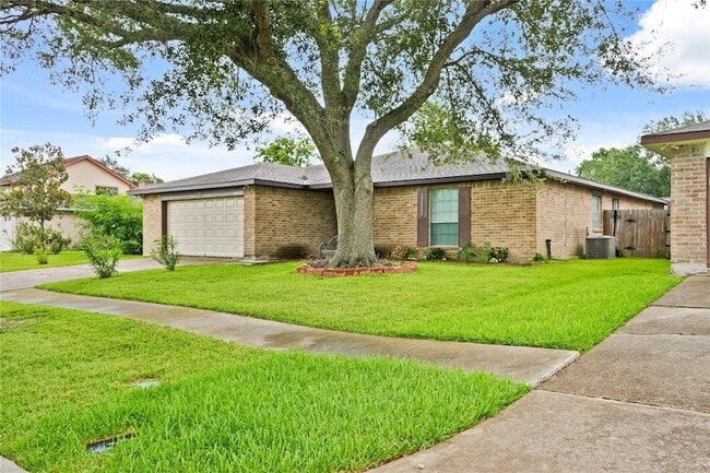 Building Photo - 10431 Odessa Dr