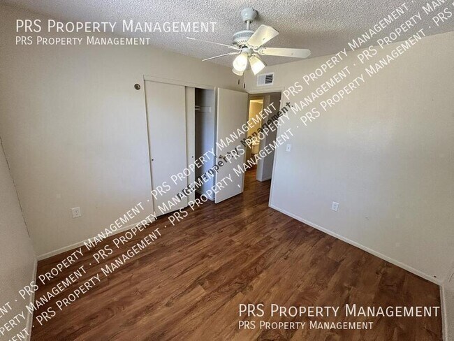 Building Photo - 3147 E Edgewood Ave