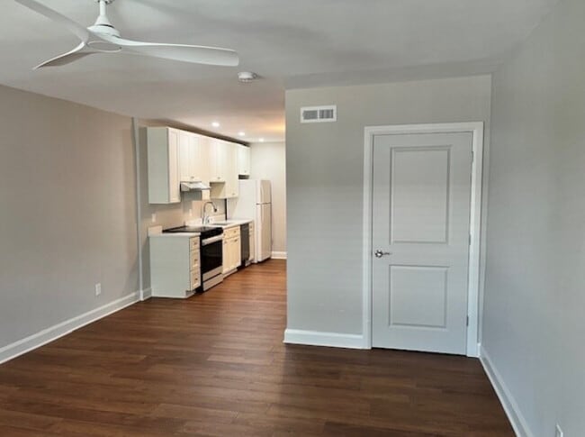 Building Photo - MS E Main Apartments