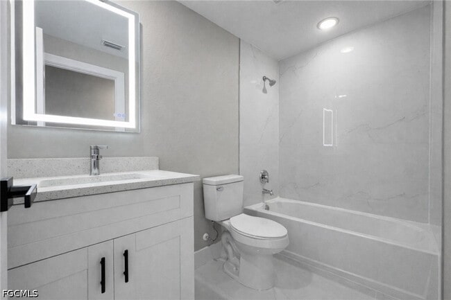 Building Photo - 111 NW 19th Pl