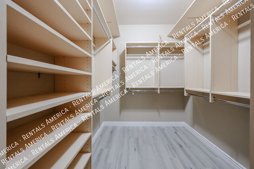 Building Photo - 7414 N 88th Ln