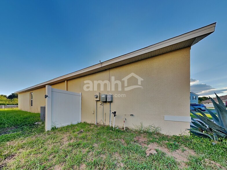 Building Photo - 3825 Crystal Dew St