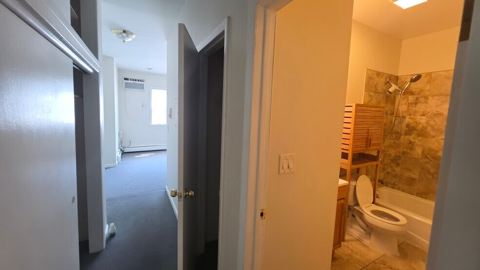 Building Photo - 77 Colgate St