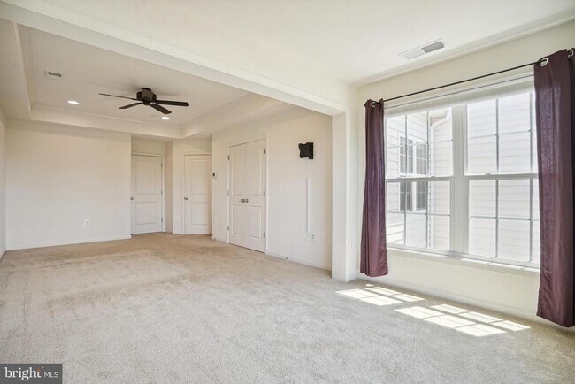 Building Photo - 41685 St Albans Terrace