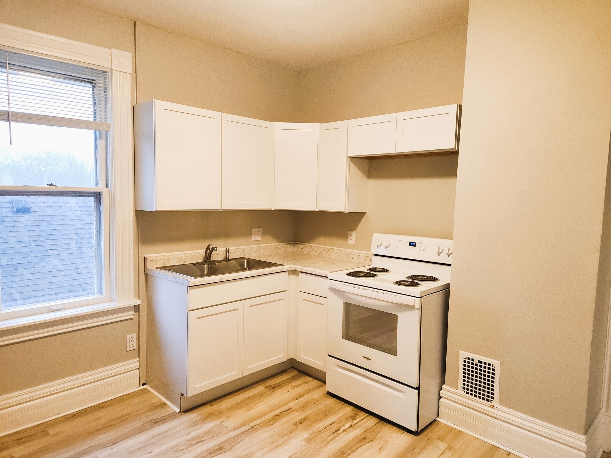 Kitchen - 352 8th St E