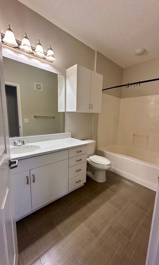 Building Photo - Elegant 1Brm 1Ba wood floors, quartz counters and more!