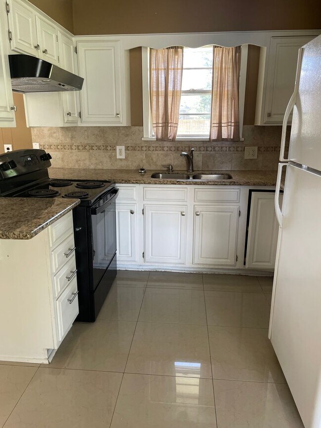 Building Photo - CHARMING 3-BEDROOM HOME FOR RENT IN ZACHARY, LA