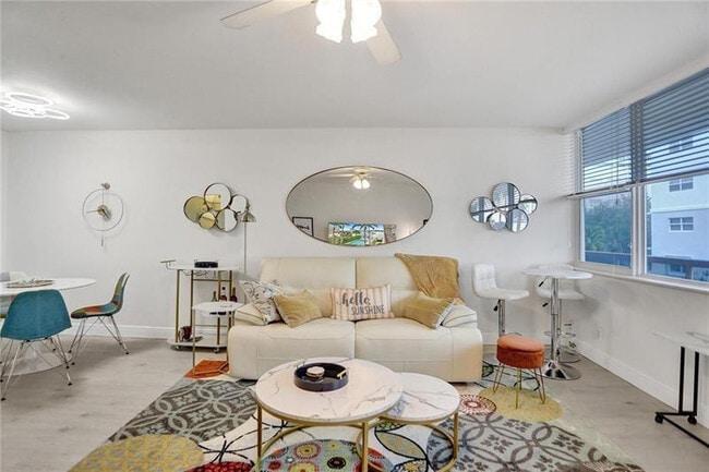 Building Photo - 101 N Birch Rd