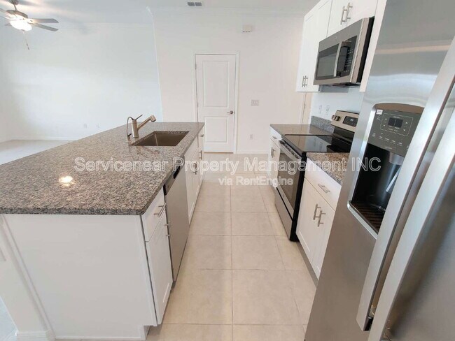 Building Photo - 9665 Ashworth Pl