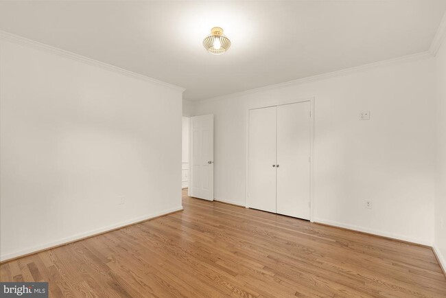 Building Photo - 1318 Round Oak Ct