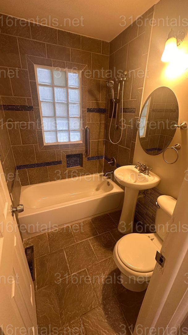 Building Photo - $1195 - 3 bed 1 bath with basement - Single Family Home located in the Southwest neighborhood