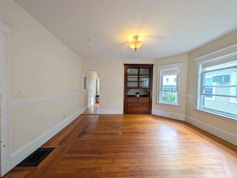 Building Photo - 41 Ossipee Rd