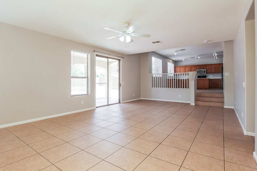 Building Photo - 6904 W Jackrabbit Ln