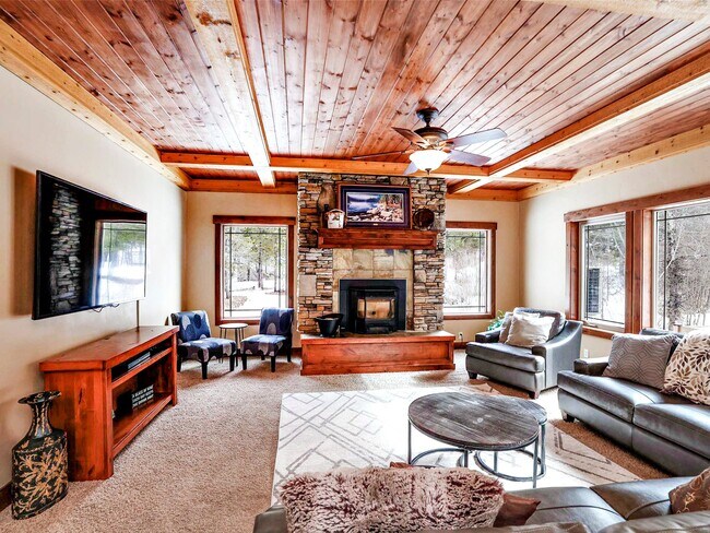 Building Photo - 235 Moonridge Dr