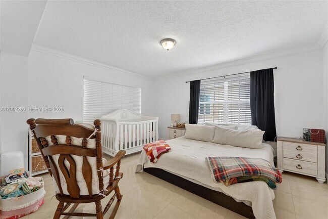 Building Photo - 9000 SW 40th Terrace