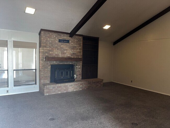 Building Photo - 3834 Lake Ridge Dr