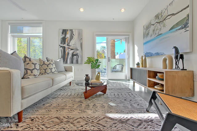 Building Photo - 133 S Los Robles Ave