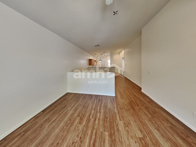 Building Photo - 960 S Banning St