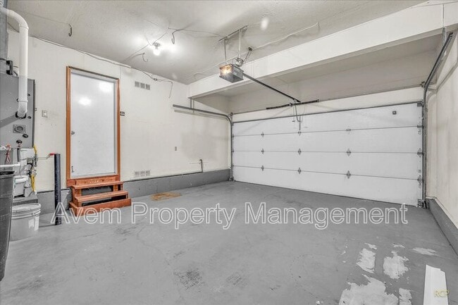 Building Photo - 14995 SW Daphne Ct