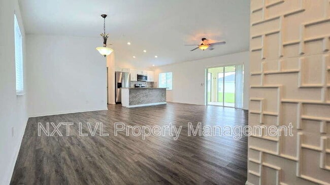 Building Photo - 232 NW 6th Ave