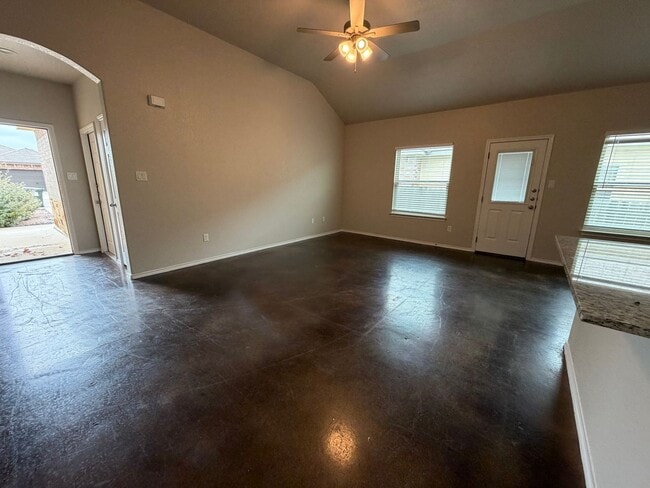 Building Photo - Luxury 3/2 Duplex in Seguin, Texas