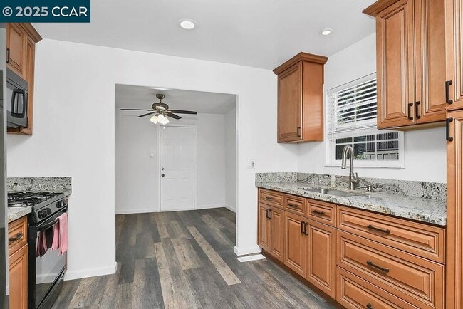 Building Photo - 2381 Monterey Ave