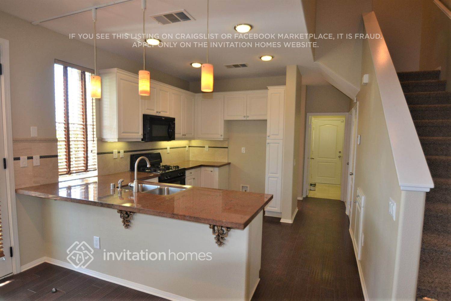 Building Photo - 9147 S Cullen Wy