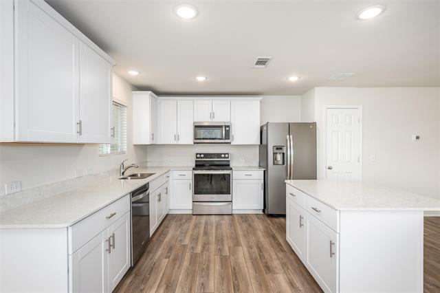 Building Photo - 321 Glenwick Ln