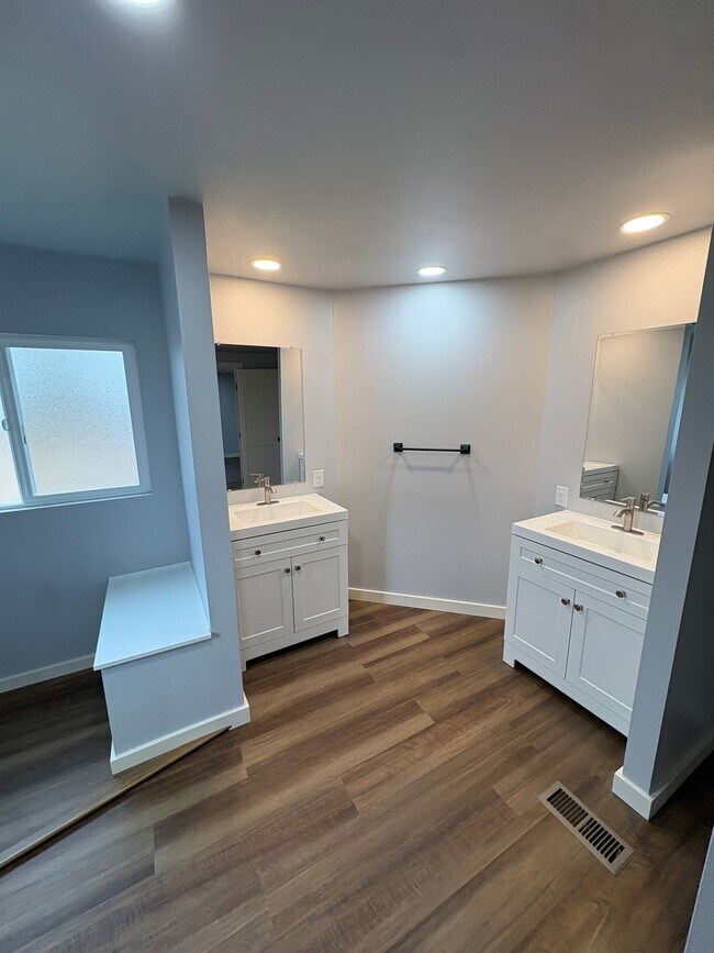 Building Photo - 38823 Ridge Dr