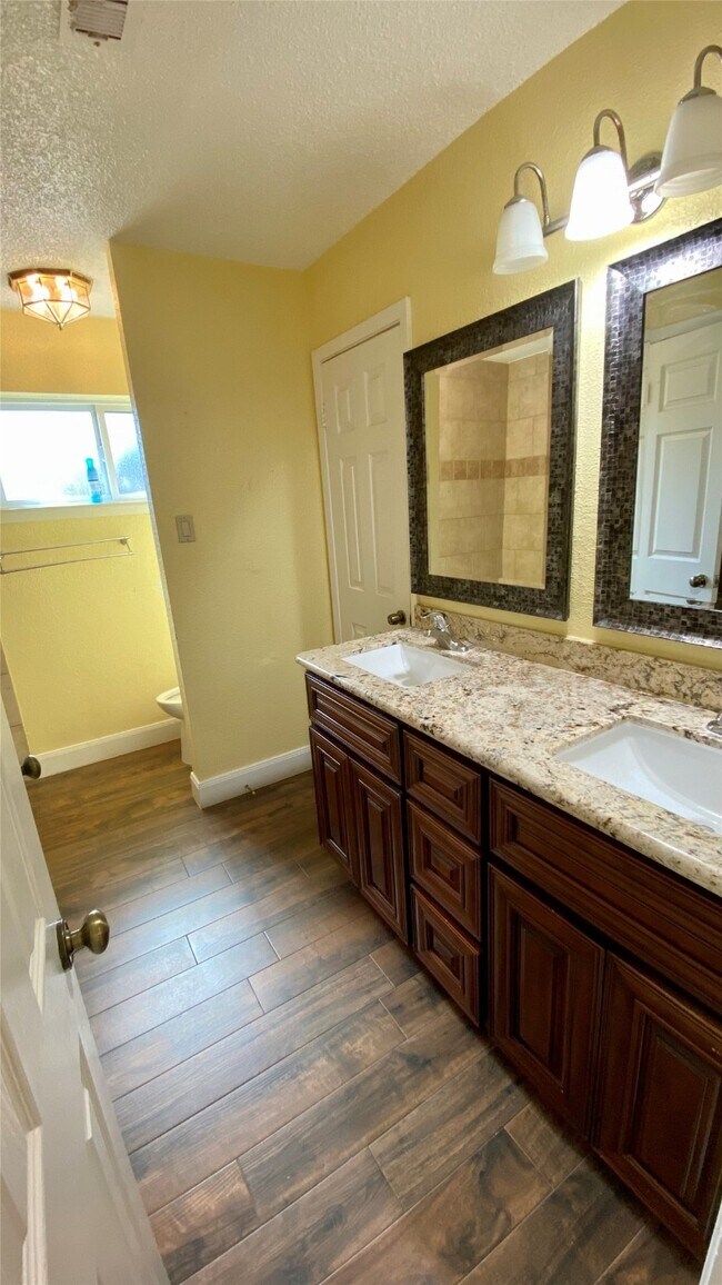 Building Photo - 1903 Brushy Creek Dr
