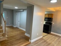 Building Photo - 3054 S Pike Ave