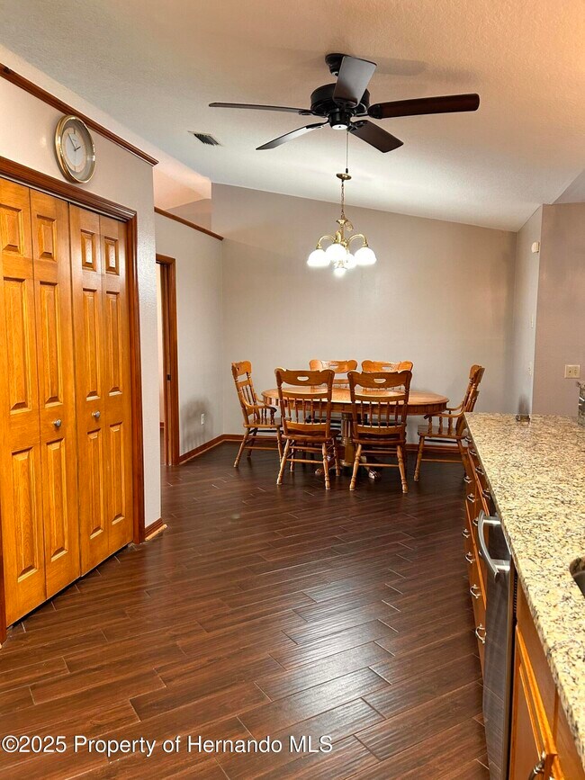 Building Photo - 2284 Champlain Ave