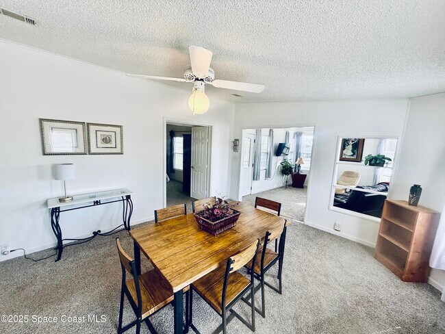 Building Photo - 2399 Coconut Palm Dr