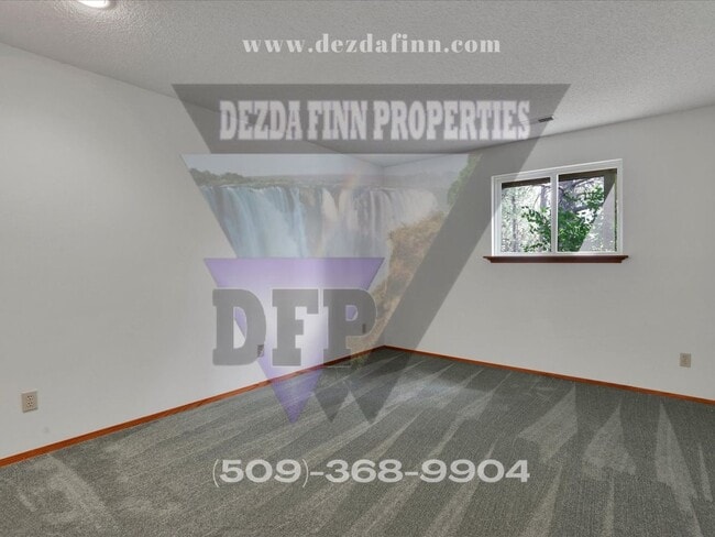 Building Photo - 3,700 sqft of Quiet Luxury & Stunning Views