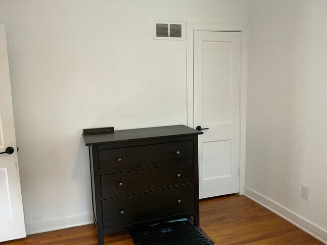Building Photo - Fully remodeled 4BR 2.5BA colonial in 4 corners area of Silver Spring