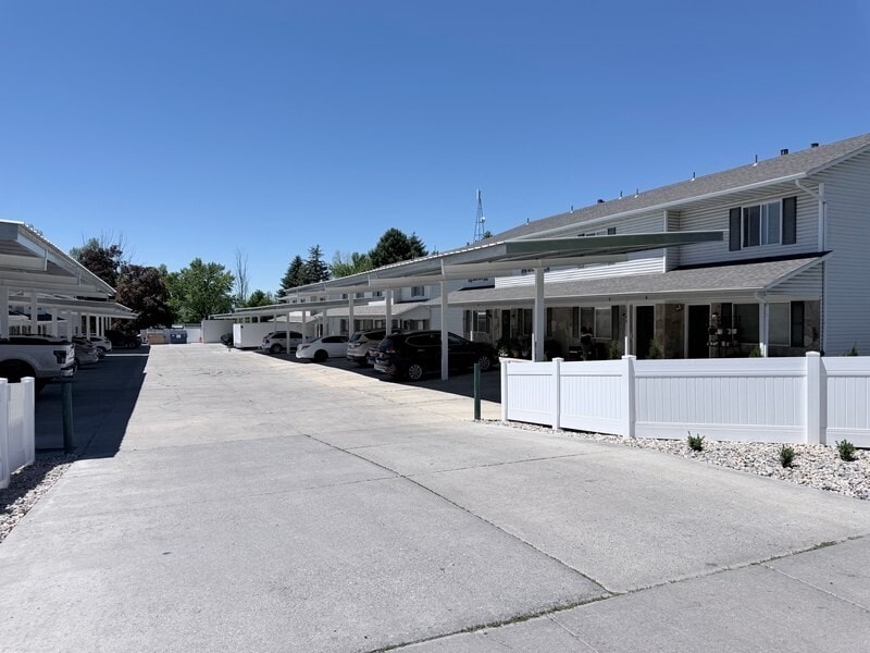 Building Photo - 1249 N 400 E
